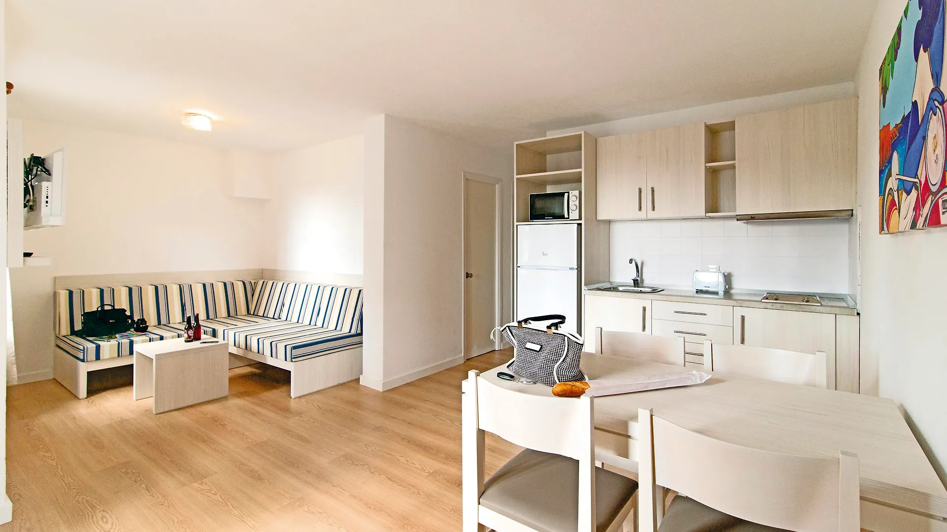 Cala Blanca Apartments